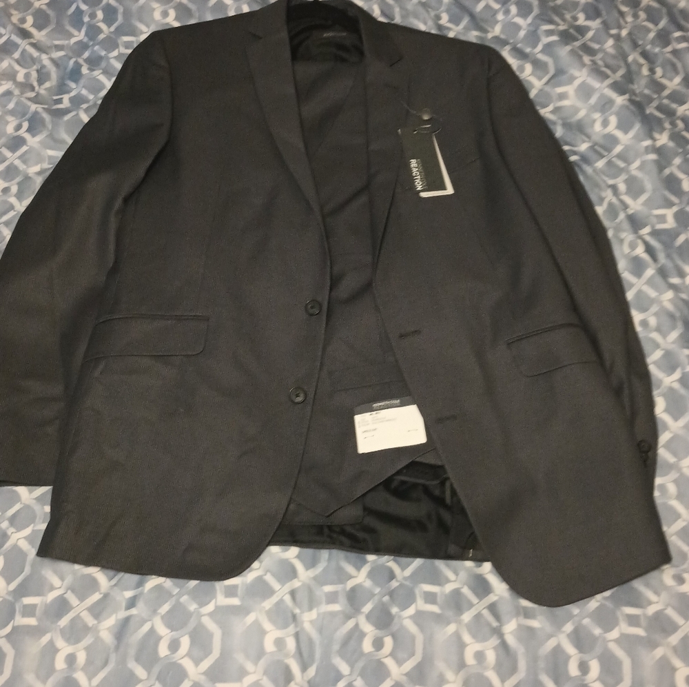 Kenneth Cole 3 piece slim fit suit